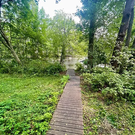Apartamento Riverfront Retreat Taimen With Wooden Sauna & Wild Nature